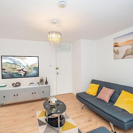 Stunning Four Bedroom House Close To Excel, O2 & Central London With Free Parking エクステリア 写真