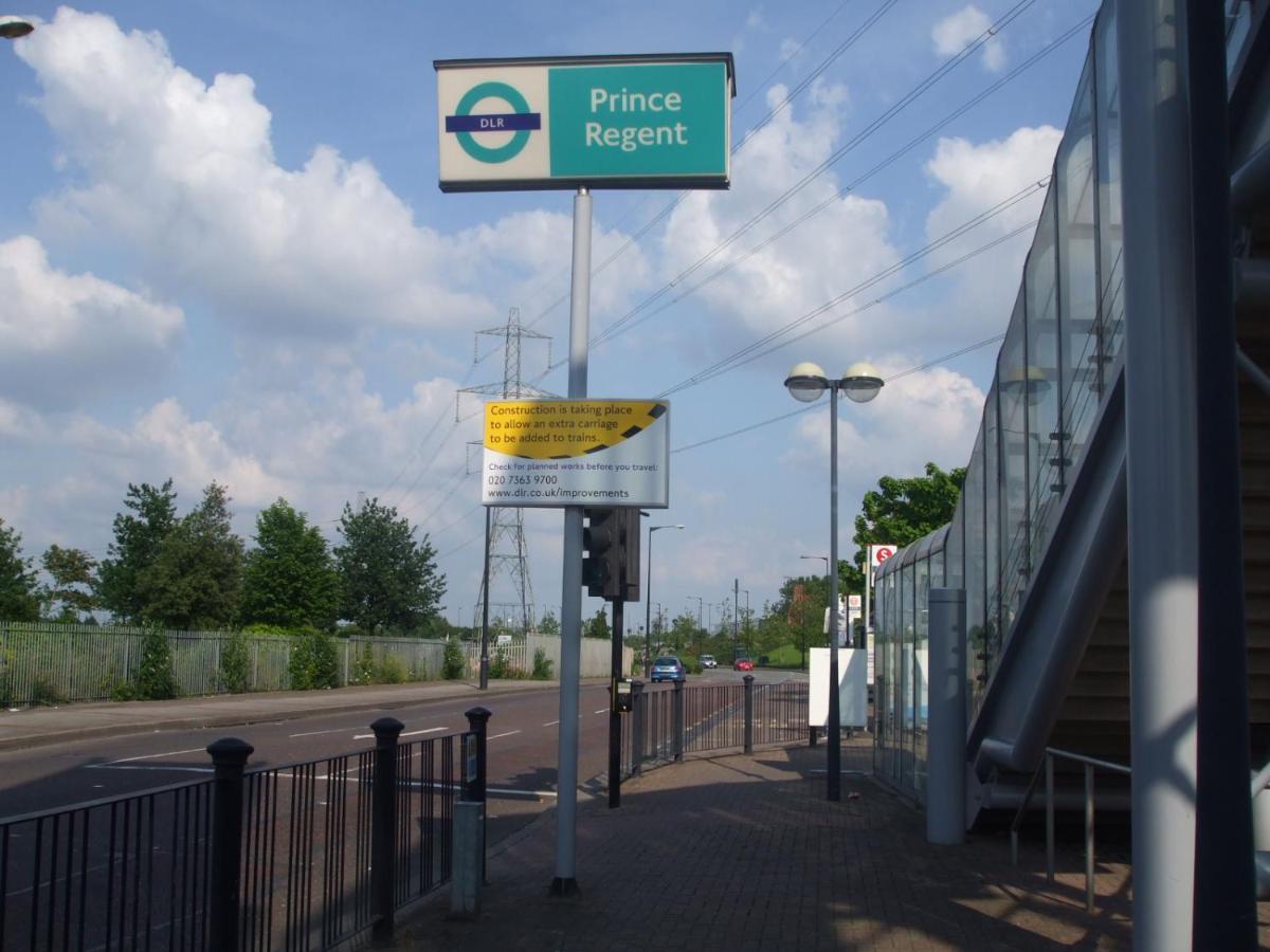 Stunning Four Bedroom House Close To Excel, O2 & Central London With Free Parking エクステリア 写真