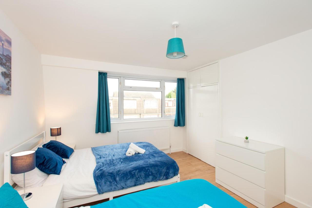 Stunning Four Bedroom House Close To Excel, O2 & Central London With Free Parking エクステリア 写真