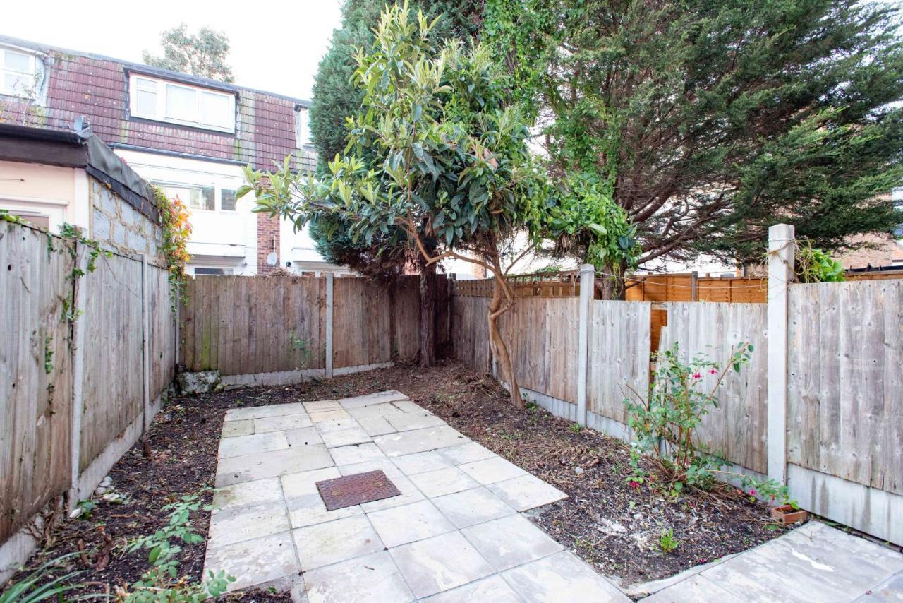 Stunning Four Bedroom House Close To Excel, O2 & Central London With Free Parking エクステリア 写真