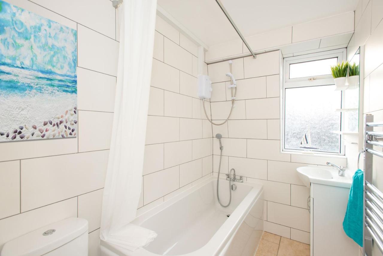 Stunning Four Bedroom House Close To Excel, O2 & Central London With Free Parking エクステリア 写真