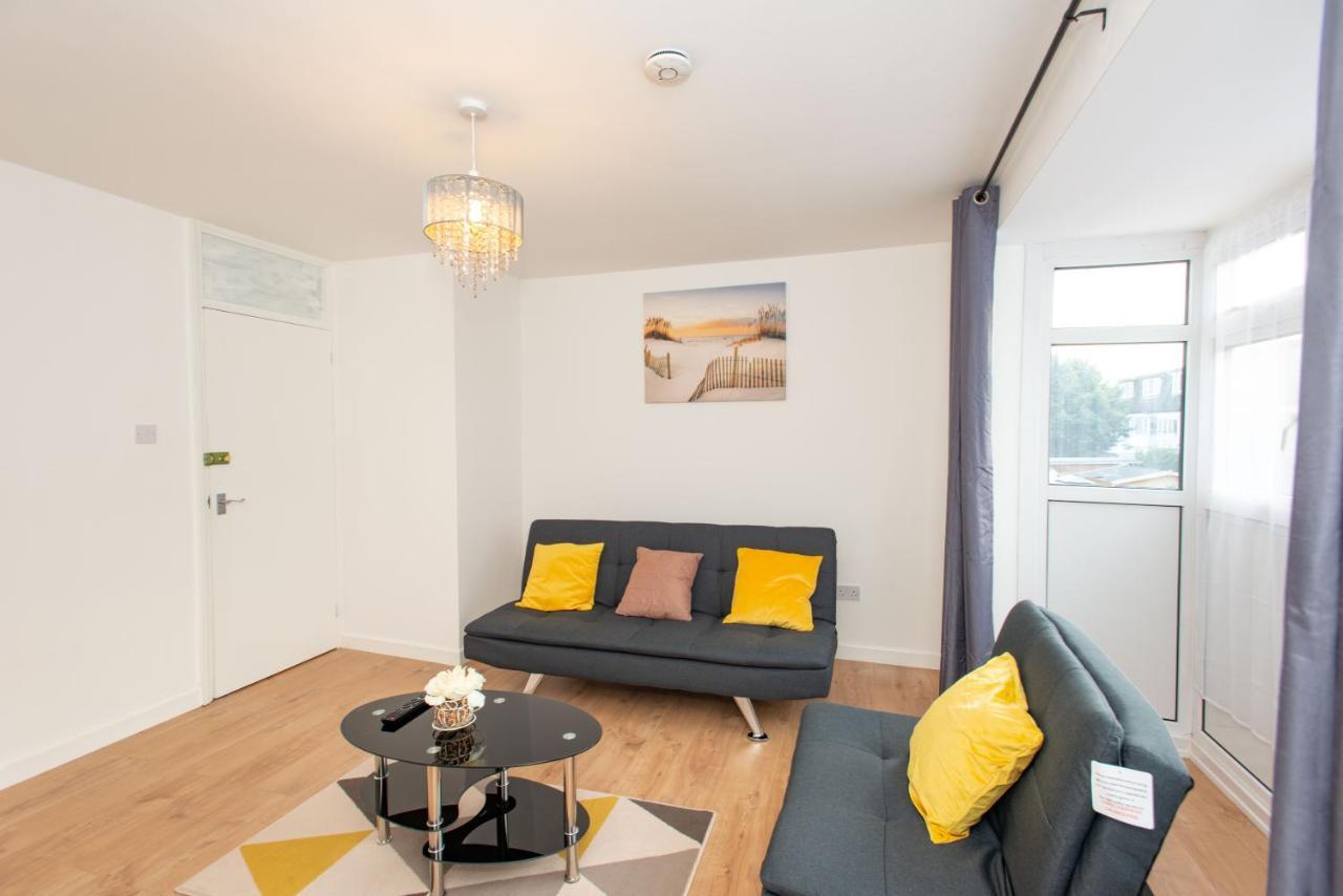 Stunning Four Bedroom House Close To Excel, O2 & Central London With Free Parking エクステリア 写真